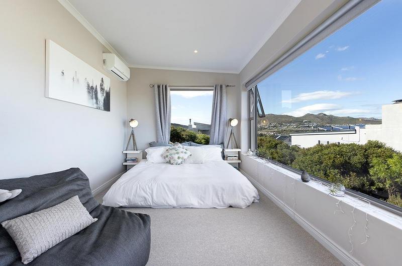 To Let 5 Bedroom Property for Rent in Chapman